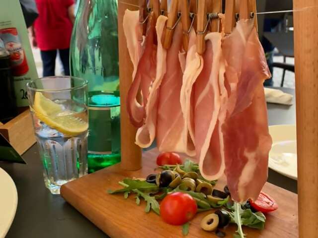 71691497_10157510448482317_4844540234475503616_n Smc.jpg