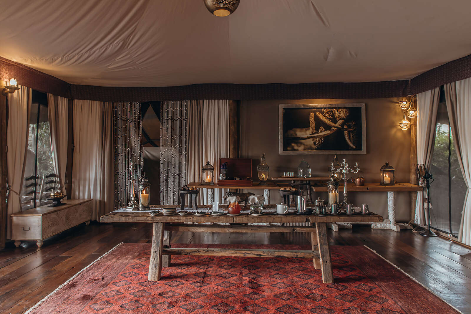 04Great-Plains-Sambuk-Suite-at-Mara-Nyika-dining.jpg