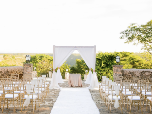 How to Decide Between an On-Site or Off-Site Wedding