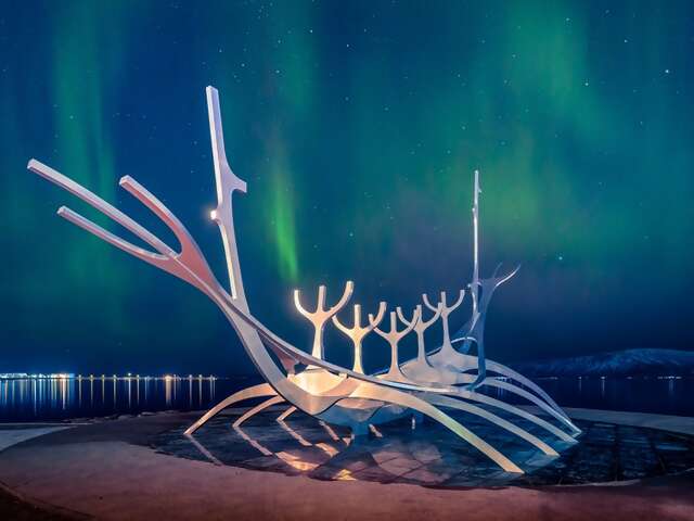 Iceland’s Auroras, Volcanoes and Glacier Lagoon