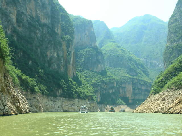 A lazy day on a Chinese cruise around the Yangtze River