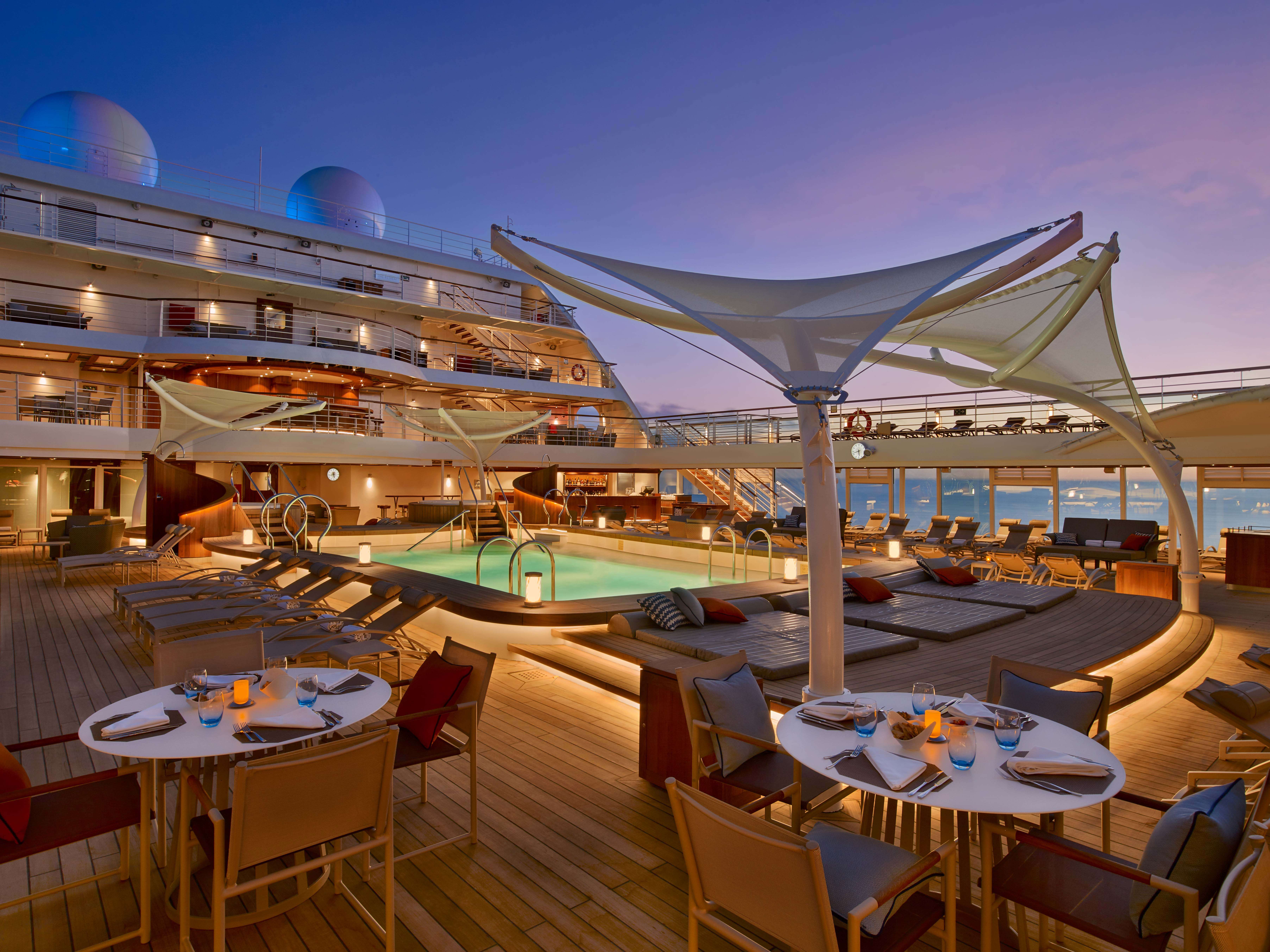 Seabourn_Encore_02PoolDeck_EL163.jpg