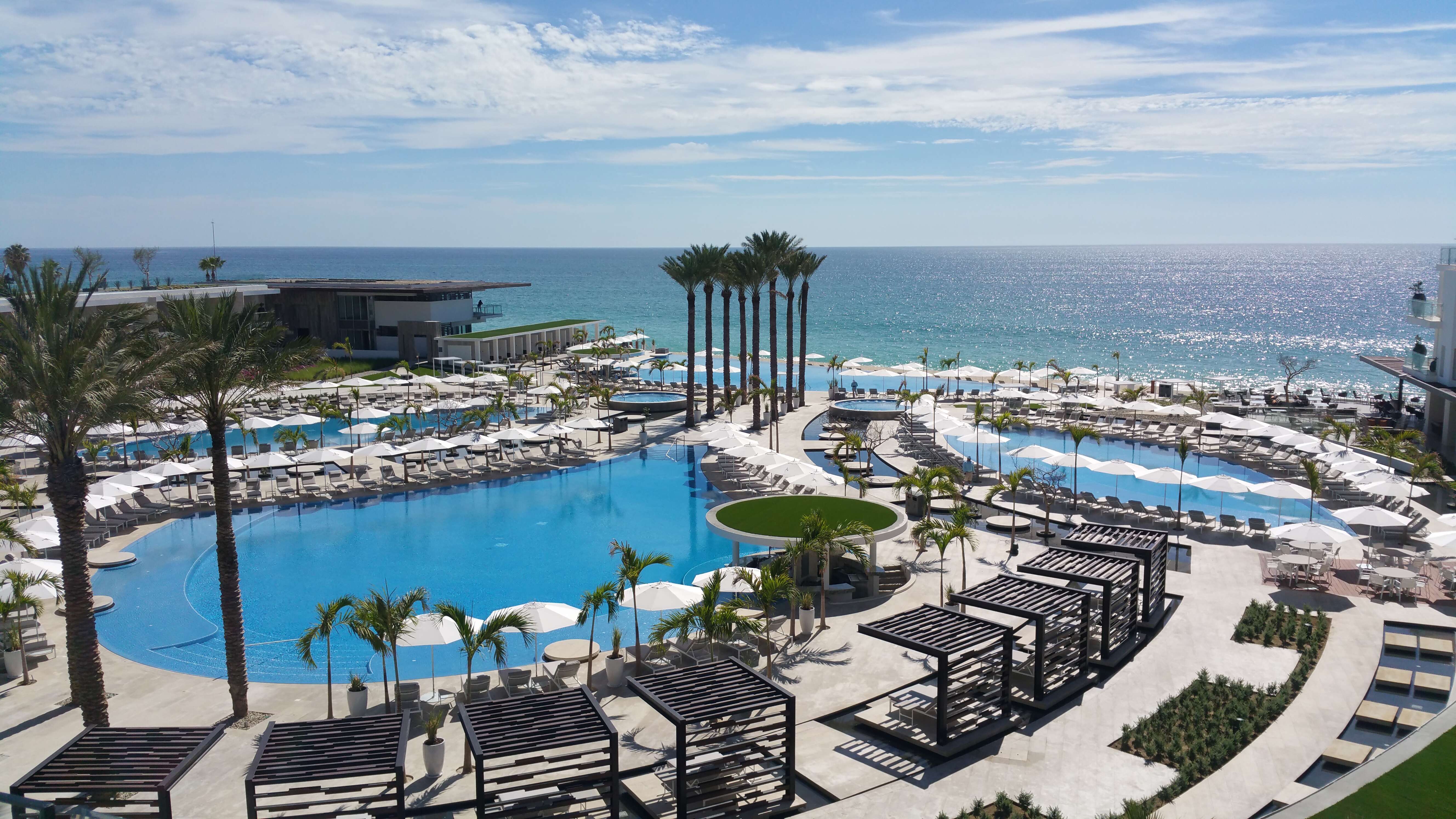 Le Blanc Spa Resort Cabo - Site Review - Modern, Luxurious, and Adults Only. Need I say more?