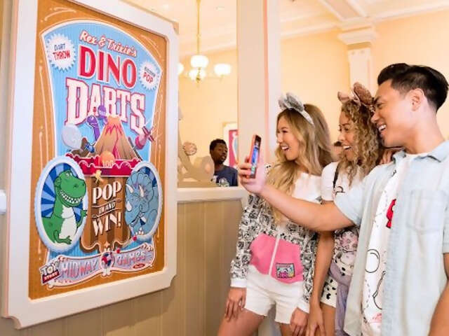 Play Disney Parks App Debuts at Disneyland and Walt Disney World