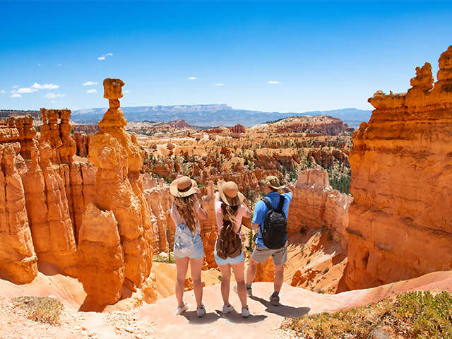 Why Travel Makes the Perfect Holiday Gift