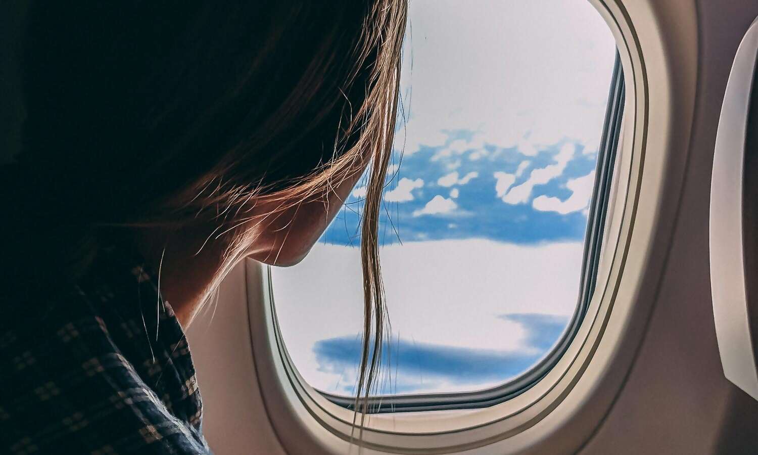 A Guide to In-Flight Skincare, from a Pro