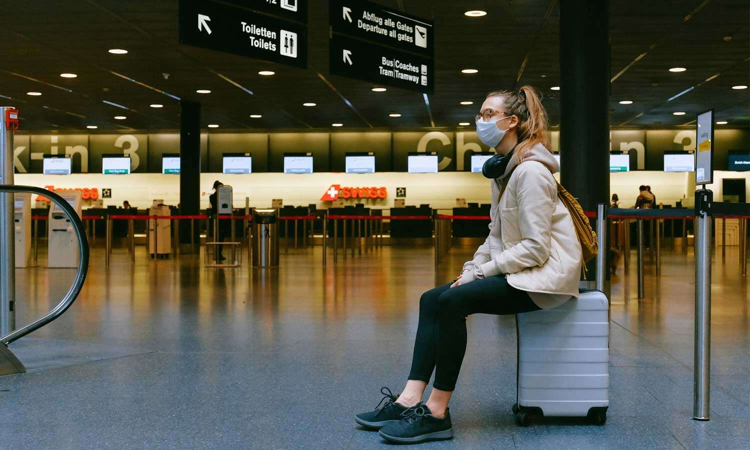 6 Airplane Etiquette Habits that are even More Important Right Now