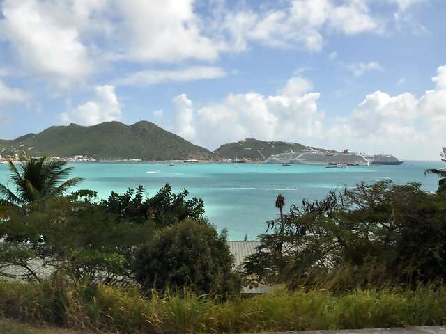 Sint Marrten, Two Unique Destinations on One Island