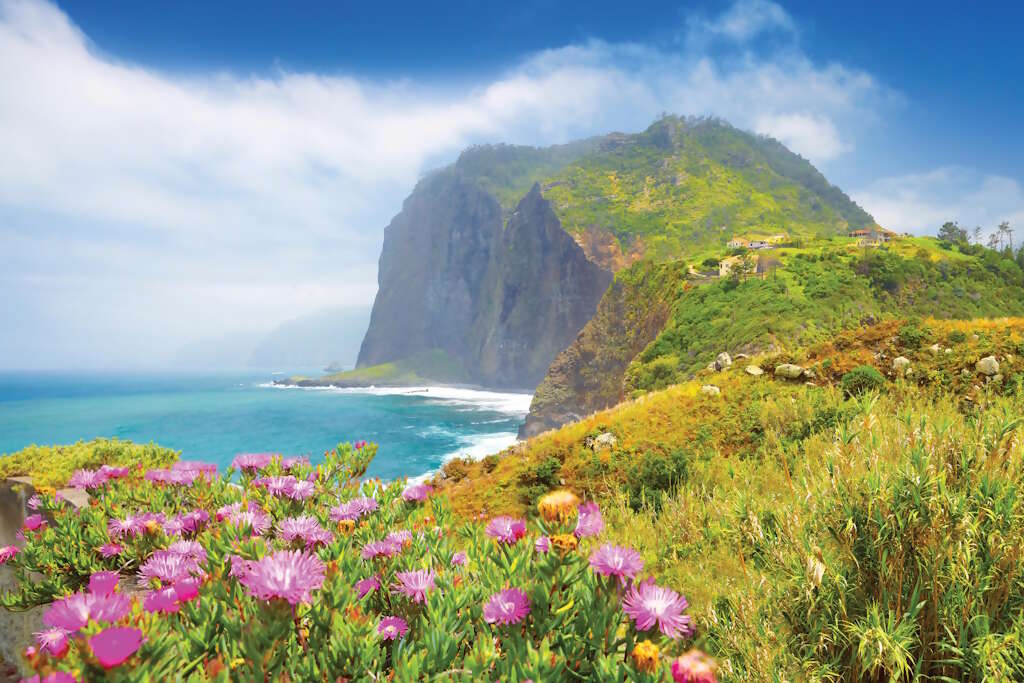 Intimate Yachting Explorations