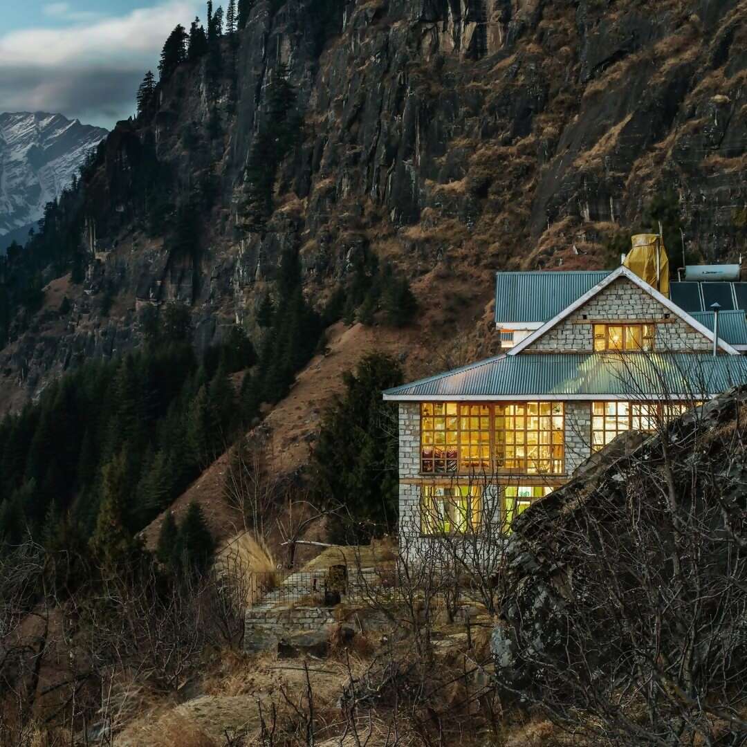 Surrounded by 17,000 foot peaks, Superhost Ashima's Manali home offers an escape from the hustle and bustle of city life