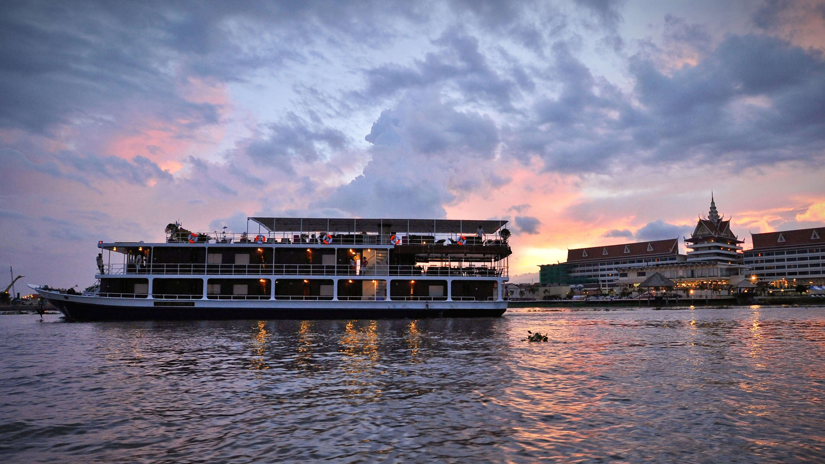 Mekong River Experience – Ho Chi Minh City to Siem Reap