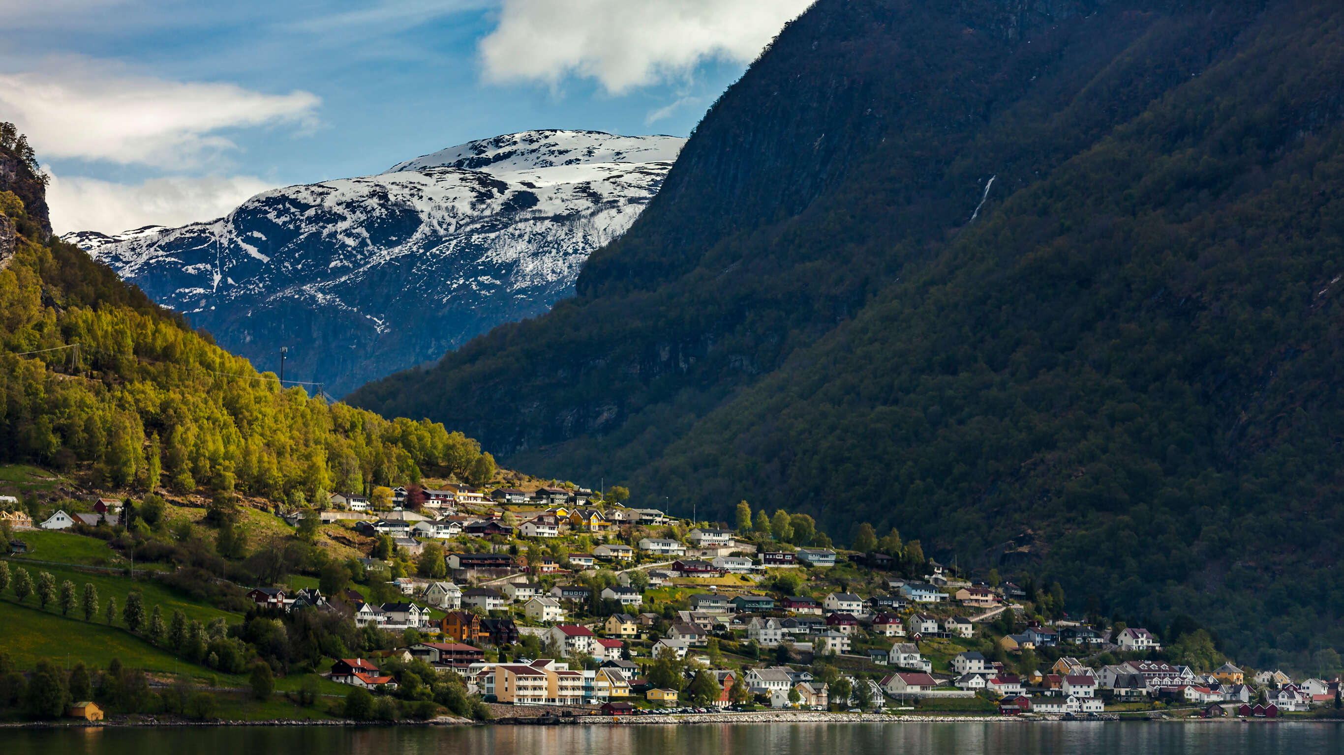 Scottish Islands & Norwegian Fjords - Edinburgh to Tromsø