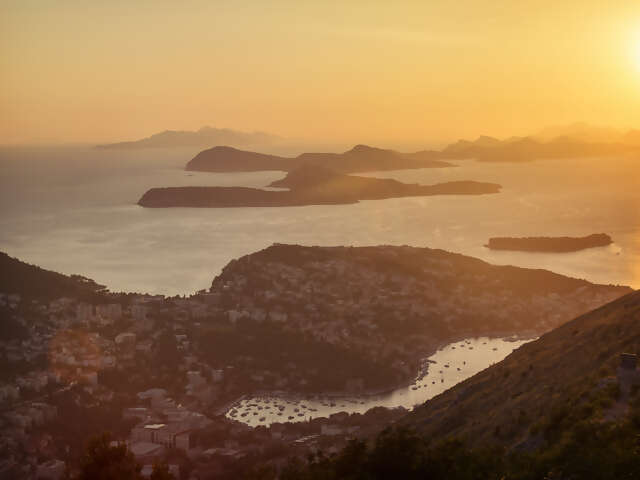 Dubrovnik to Athens: Beachfronts & Fortresses