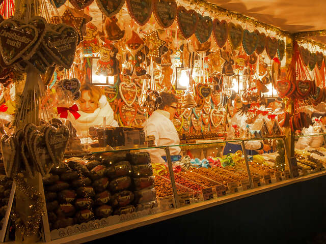 Christmas on the Danube featuring a 6-Night Danube River Cruise
