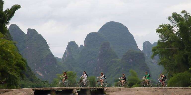 China: National Parks & Vibrant Cities