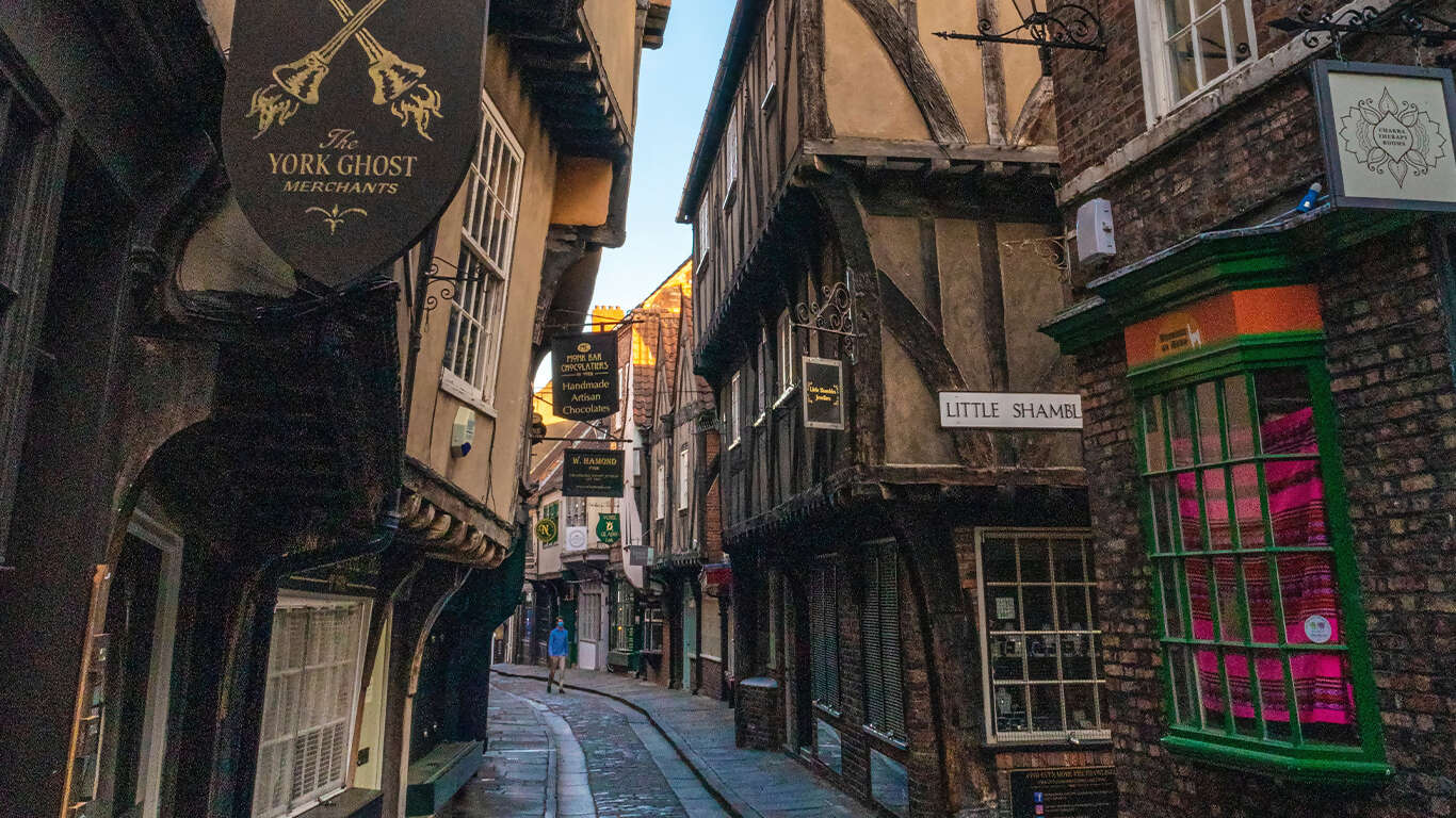 Exploring Britain and Ireland featuring England, Ireland, Scotland and Wales