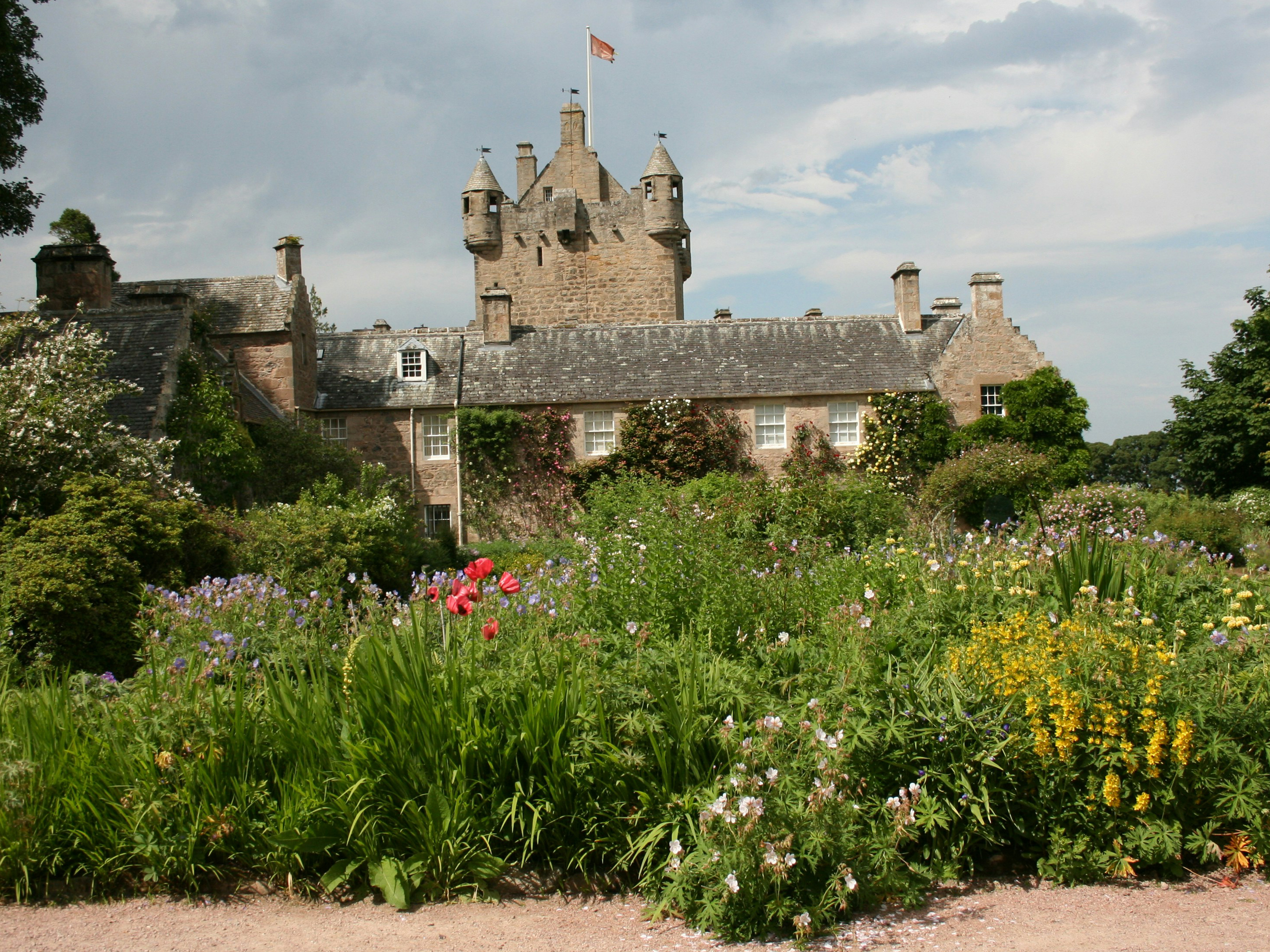 Scotland: Land of Lore & Legend